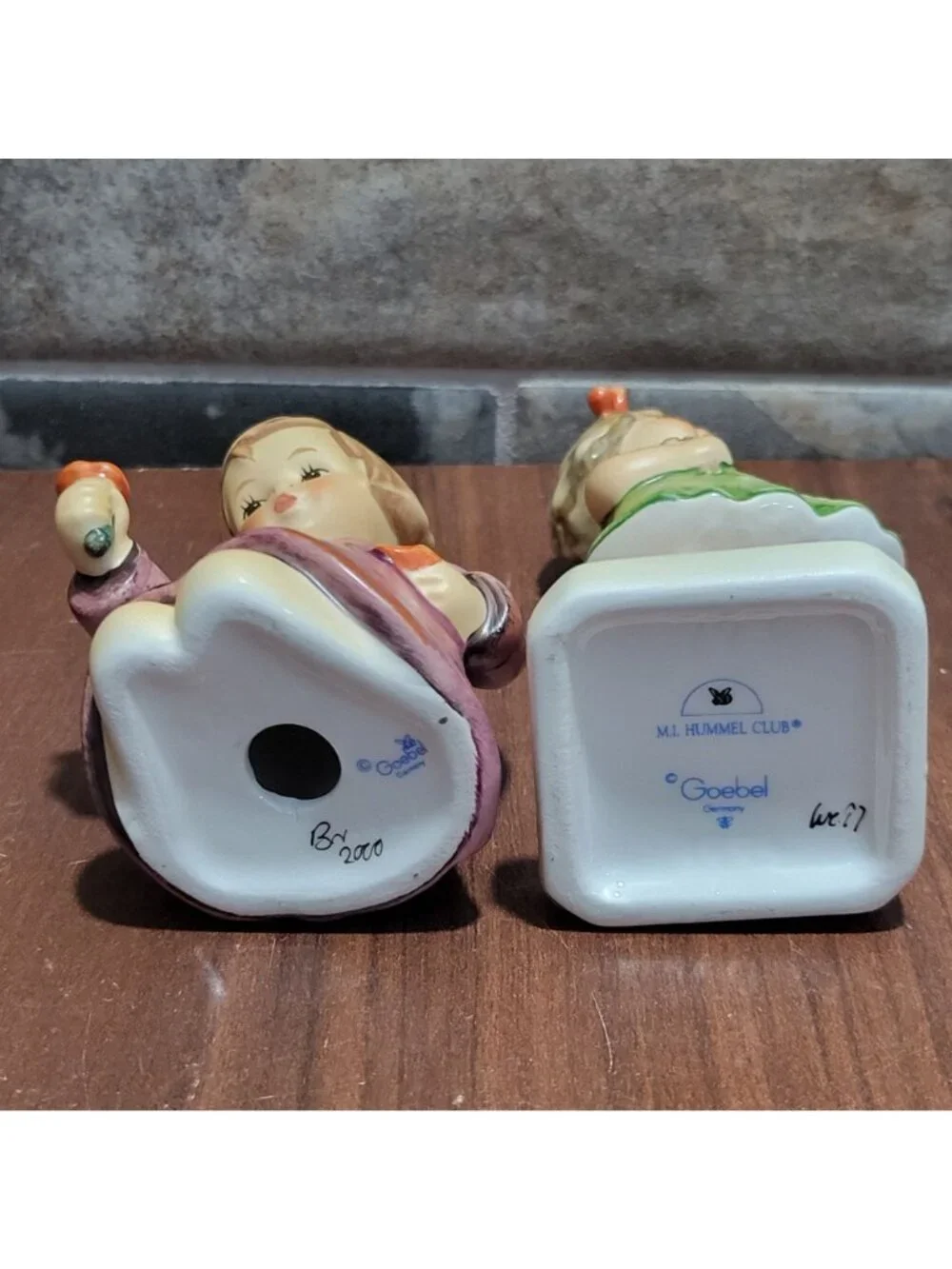 Goebel MI Hummel Figurines Lot of 2 Forever Yours 793 & One For You Me 482 TMK7